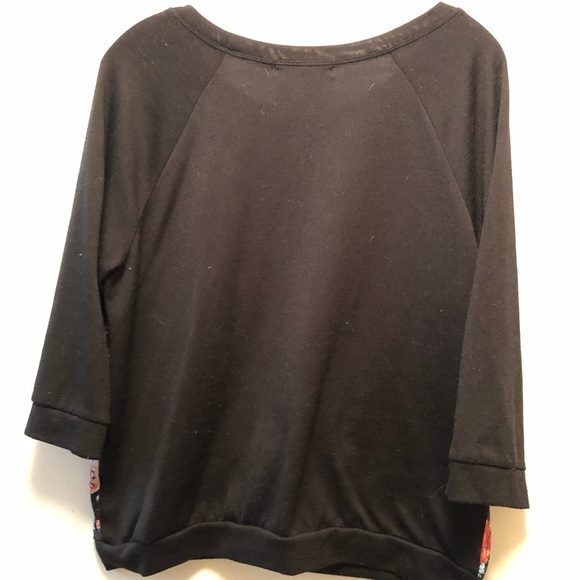 Flower shirt - Picture 2 of 2